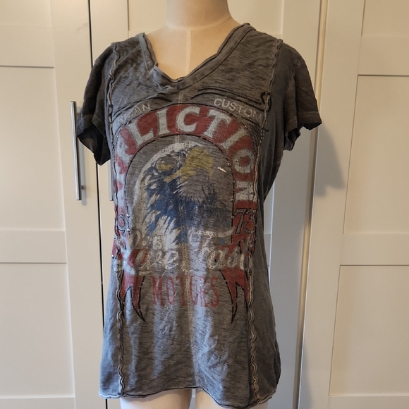Affliction Women's Gray and Red Graphic Tee distressed slit back Size Medium - Picture 1 of 6